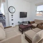 וילה View פרוטאראס
